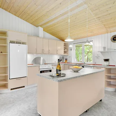 Hébergement de vacances Awesome In With Kitchen Ansager