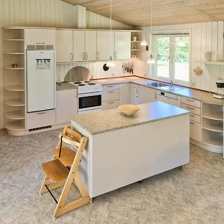 Vakantiehuis Three-bedroom In *